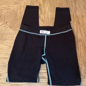 Yosemite James Perse Performance Leggings